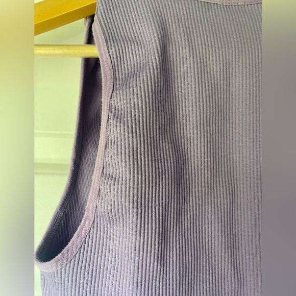 Out from Under Urban Outfitters VNeck Fitted Crop Tank Top Size M - Picture 5 of 5